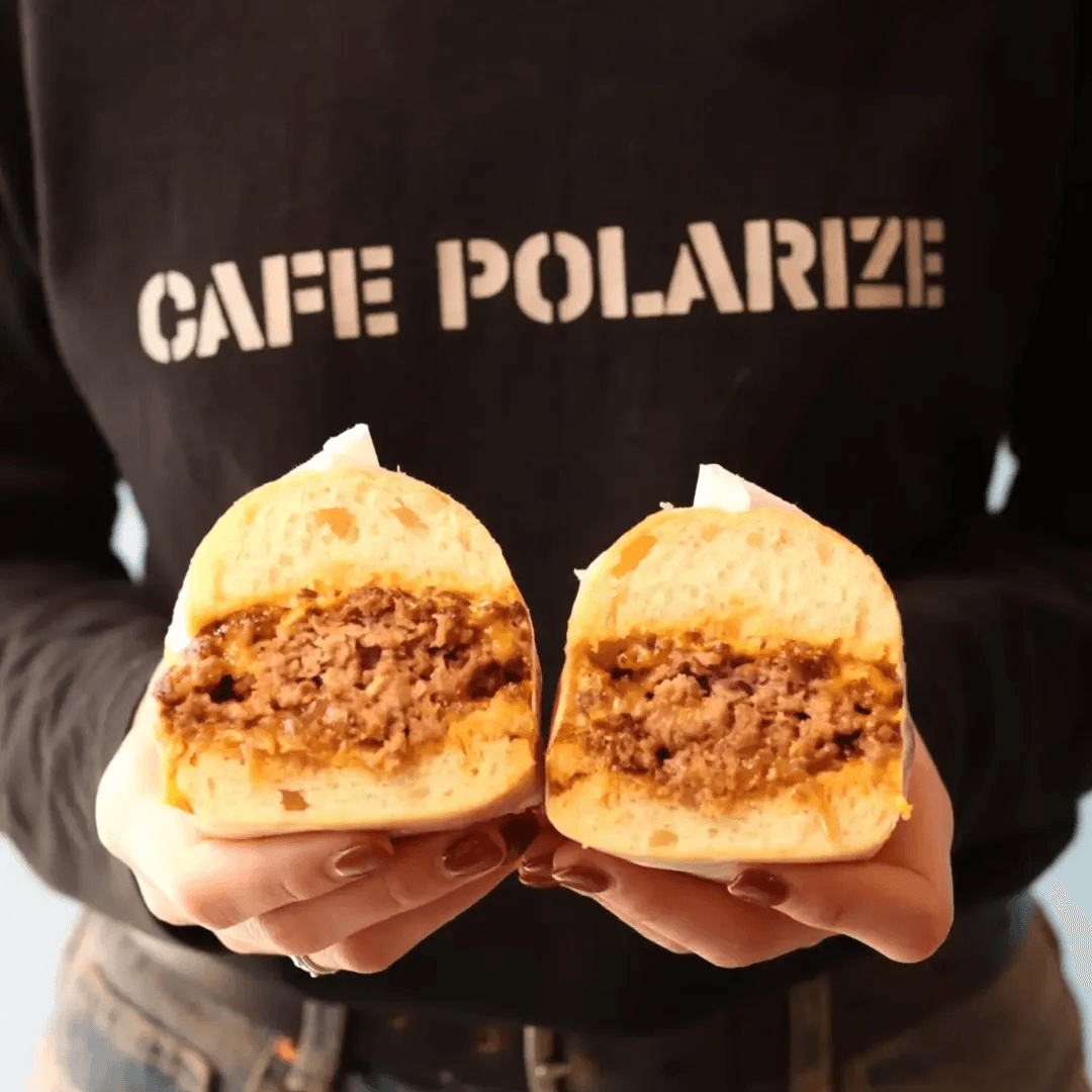 CAFE POLARIZE