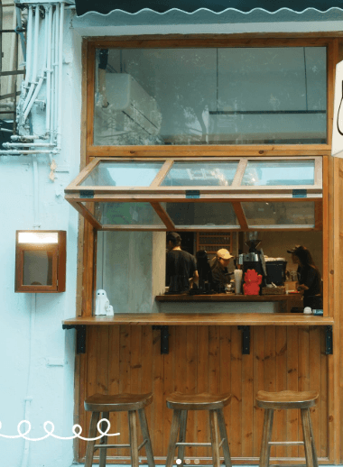 Cuma Cafe & Bar