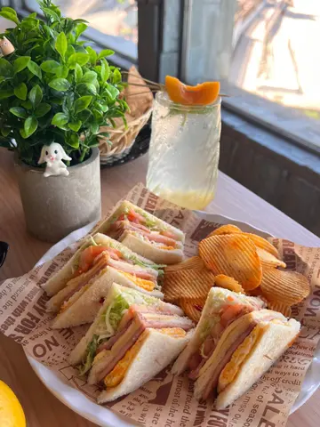 Seaview Cafe (Warwick Hotel)